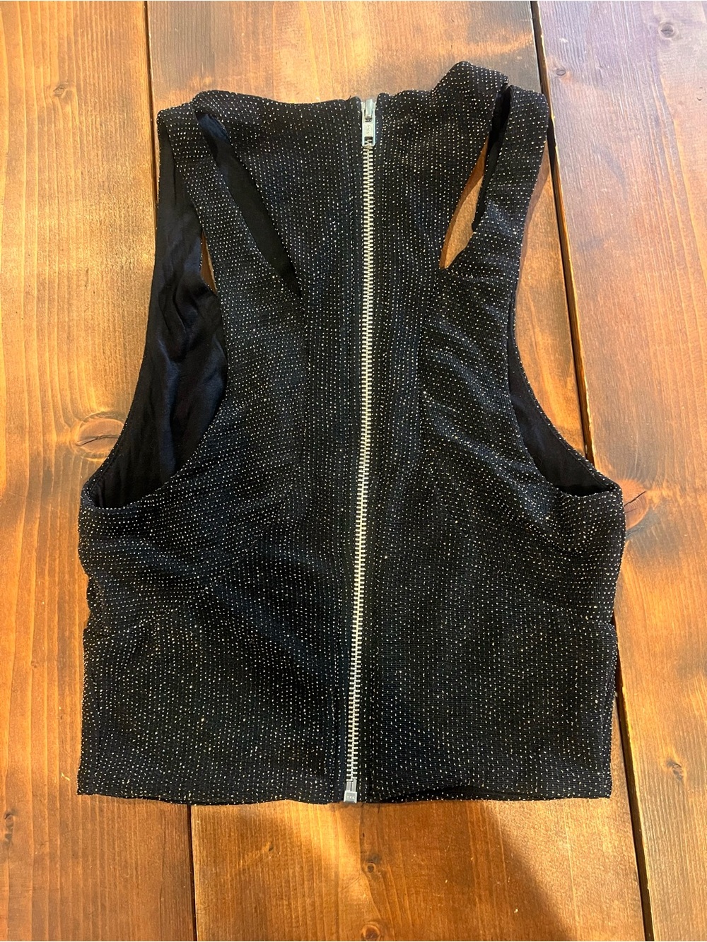 Silence + Noise Black and GoldSparkle Cut Out Crop Top - Picture 2 of 2